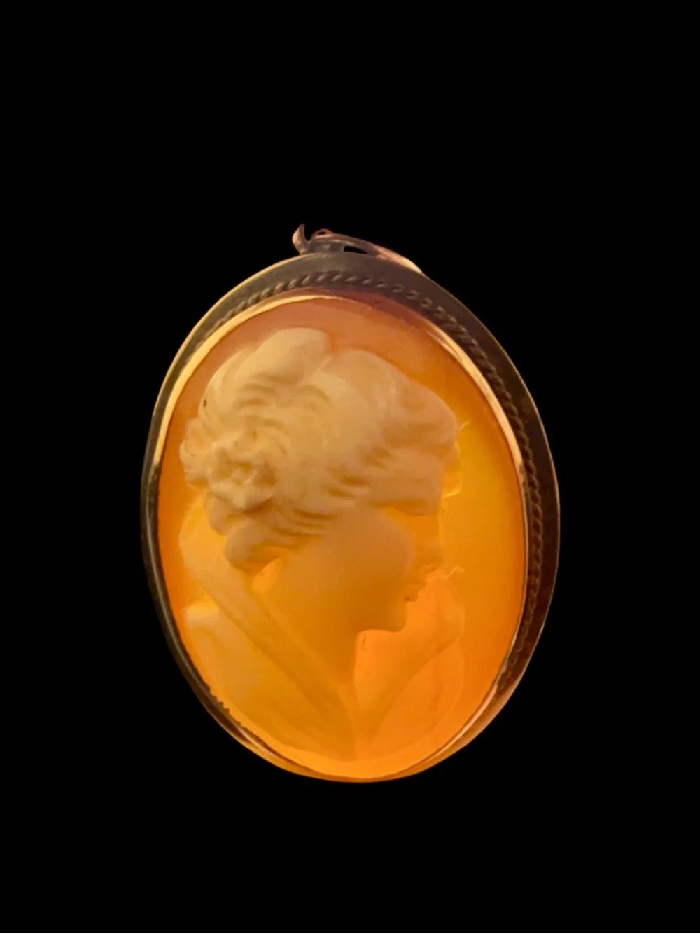 Vintage 585 Italy 14k Solid Gold Carved Shell Cameo 1”, 2.4g